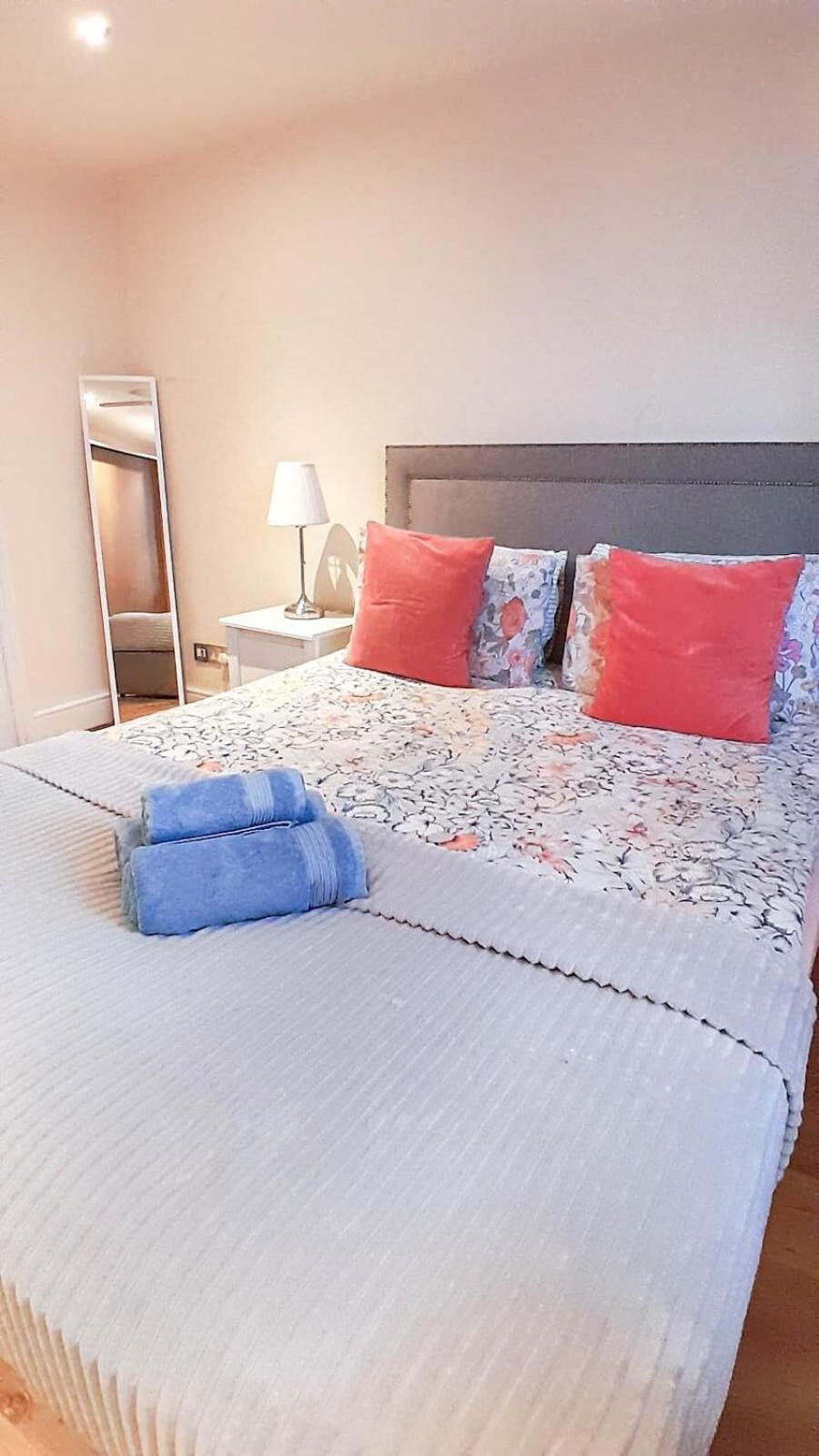 Lovely 1 Bedroom Flat In West Kensington Central London, Shepherd'S Bush Exterior foto